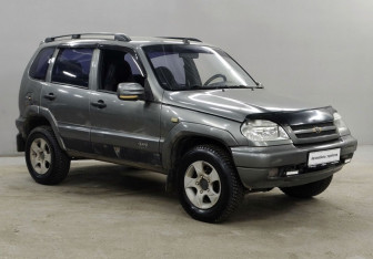 Подержанный автомобиль Chevrolet Niva 2005 года (3 фото)