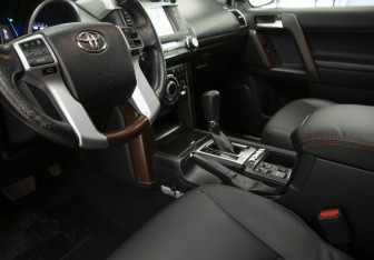 Подержанный автомобиль Toyota Land Cruiser Prado 2016 года (7 фото)