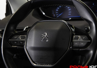 Подержанный автомобиль Peugeot 3008 2019 года (15 фото)