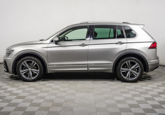 Подержанный автомобиль Volkswagen Tiguan 2018 года (8 фото)