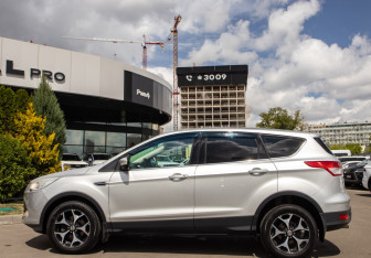 Подержанный автомобиль Ford Kuga 2014 года (6 фото)