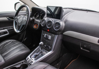 Подержанный автомобиль Opel Antara 2014 года (10 фото)