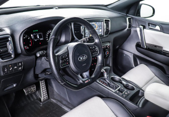 Подержанный автомобиль Kia Sportage 2016 года (11 фото)