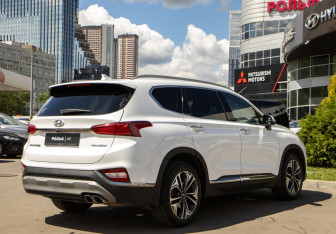 Подержанный автомобиль Hyundai Santa Fe 2020 года (4 фото)