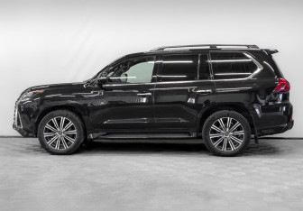 Подержанный автомобиль Lexus LX 2020 года (8 фото)