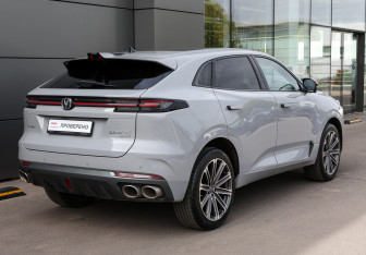 Подержанный автомобиль Changan UNI-K 2023 года (5 фото)