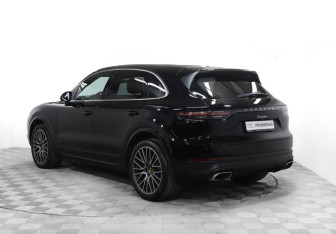 Подержанный автомобиль Porsche Cayenne 2020 года (7 фото)