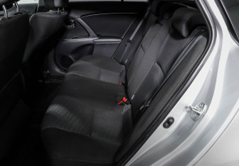 Подержанный автомобиль Toyota Avensis Wagon 2011 года (10 фото)