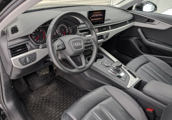Подержанный автомобиль Audi A4 Sedan 2019 года (15 фото)