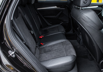 Подержанный автомобиль Audi Q5 2018 года (10 фото)