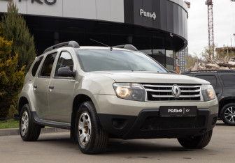 Подержанный автомобиль Renault Duster 2013 года (2 фото)