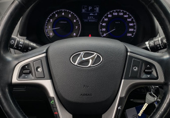 Подержанный автомобиль Hyundai Solaris Sedan 2015 года (15 фото)