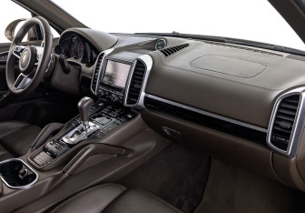Подержанный автомобиль Porsche Cayenne 2014 года (13 фото)