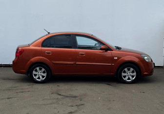 Подержанный автомобиль Kia Rio Sedan 2010 года (4 фото)