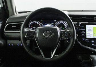Подержанный автомобиль Toyota Camry Sedan 2020 года (12 фото)