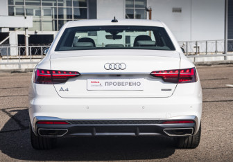 Подержанный автомобиль Audi A4 Sedan 2020 года (6 фото)