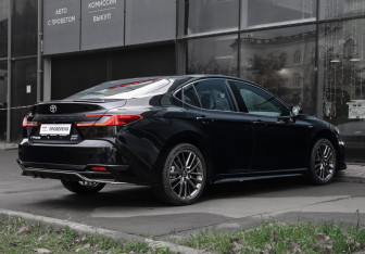 Новый Toyota Camry Sedan 2024 (5 фото)