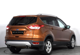 Подержанный автомобиль Ford Kuga 2014 года (3 фото)