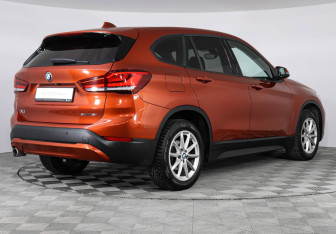 Подержанный автомобиль BMW X1 2020 года (2 фото)