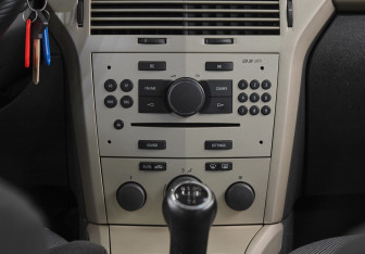 Подержанный автомобиль Opel Astra Hatchback 2008 года (16 фото)