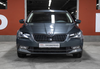 Подержанный автомобиль Skoda Superb Liftback 2018 года (2 фото)