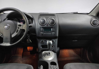 Подержанный автомобиль Nissan Qashqai 2013 года (14 фото)