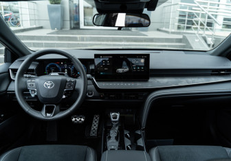 Новый Toyota Camry Sedan 2024 (4 фото)