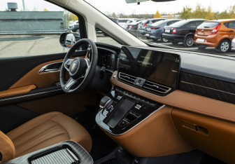 Новый Hongqi HQ9 2025 (12 фото)