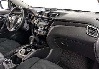 Подержанный автомобиль Nissan X-Trail 2017 года (13 фото)