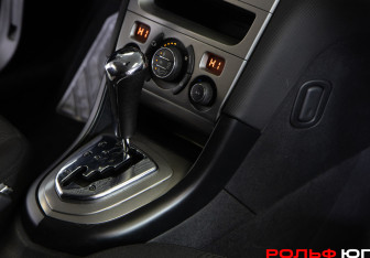 Подержанный автомобиль Peugeot 408 2013 года (12 фото)