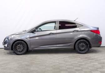 Подержанный автомобиль Hyundai Solaris Sedan 2015 года (8 фото)