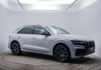 Подержанный автомобиль Audi Q8 2018 года (3 фото)