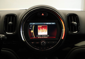 Подержанный автомобиль MINI Countryman 2020 года (11 фото)