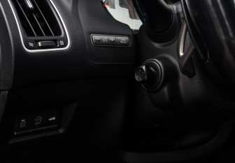 Подержанный автомобиль Infiniti Q50 2014 года (16 фото)