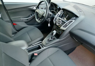 Подержанный автомобиль Ford Focus Hatchback 2015 года (9 фото)