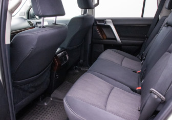 Подержанный автомобиль Toyota Land Cruiser Prado 2016 года (11 фото)