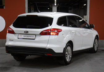 Подержанный автомобиль Ford Focus Wagon 2017 года (5 фото)