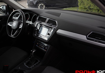 Подержанный автомобиль Volkswagen Tiguan 2021 года (7 фото)