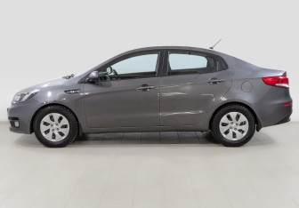 Подержанный автомобиль Kia Rio Sedan 2015 года (8 фото)