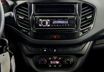 Подержанный автомобиль LADA (ВАЗ) Vesta Sedan 2019 года (15 фото)