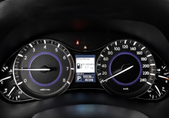 Подержанный автомобиль Infiniti QX80 2019 года (16 фото)