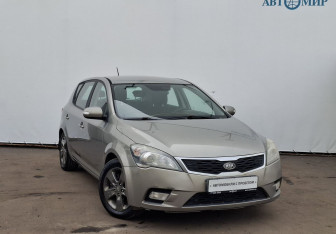 Подержанный автомобиль Kia Ceed Hatchback 2010 года (3 фото)