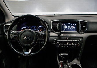 Подержанный автомобиль Kia Sportage 2018 года (8 фото)
