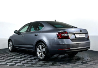 Подержанный автомобиль Skoda Octavia Liftback 2019 года (7 фото)
