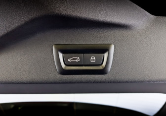 Подержанный автомобиль BMW X5 2023 года (27 фото)
