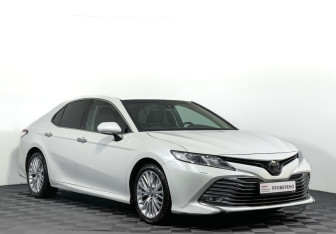Подержанный автомобиль Toyota Camry Sedan 2018 года (3 фото)