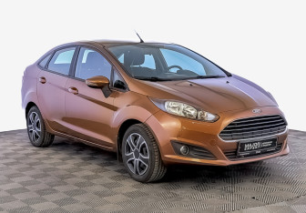 Подержанный автомобиль Ford Fiesta Sedan 2016 года (3 фото)