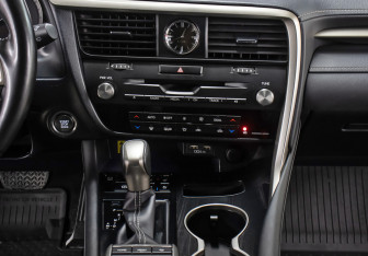 Подержанный автомобиль Lexus RX 2020 года (15 фото)