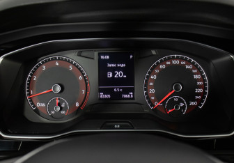 Подержанный автомобиль Volkswagen Jetta Sedan 2020 года (12 фото)