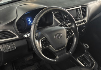 Подержанный автомобиль Hyundai Solaris Sedan 2017 года (12 фото)